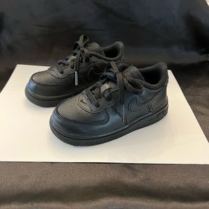 Black Airforce 1s